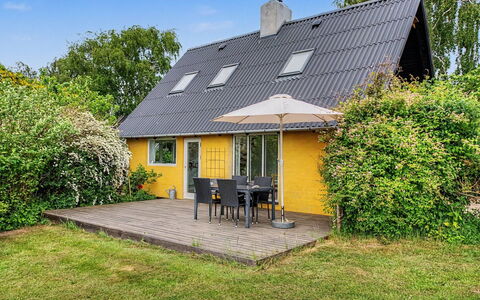 Verene - 725M from the Sea: Shrub, Cottage, House, Roof, Home, Land Lot, Garden, Estate, Shade, Lawn