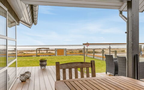 Ioar - 10M from the Sea: Wood, Roof, Home, House, Architecture, Siding, Land Lot, Cottage, Shed, Garden Buildings