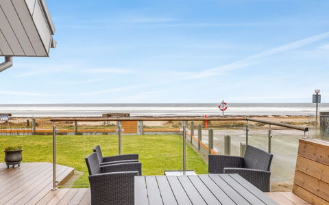Ioar - 10M from the Sea: Wood, Roof, Home, House, Architecture, Siding, Land Lot, Cottage, Shed, Garden Buildings