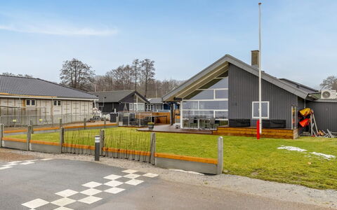 Ioar - 10M from the Sea: Wood, Roof, Home, House, Architecture, Siding, Land Lot, Cottage, Shed, Garden Buildings