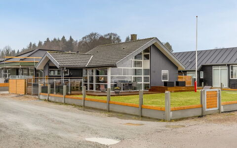 Ioar - 10M from the Sea: Wood, Roof, Home, House, Architecture, Siding, Land Lot, Cottage, Shed, Garden Buildings