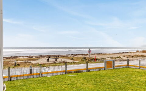 Ioar - 10M from the Sea: Wood, Roof, Home, House, Architecture, Siding, Land Lot, Cottage, Shed, Garden Buildings
