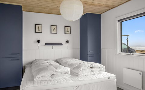 Ioar - 10M from the Sea: Furniture, Bedroom, Bed, Wood, Interior Design, Bed Sheet, Floor, Bedding, Flooring, Ceiling