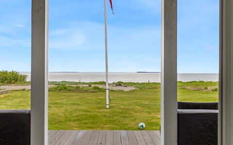 Elodie - 10M from the Sea: Sky, Plain, Land Lot, Sea, Ocean, Lawn, Coast, Daylighting