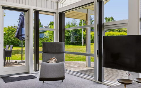 Hedvig - 500M from the Sea: Furniture, Interior Design, Flooring, Chair, Floor, Ceiling, Home, Living Room, Glass