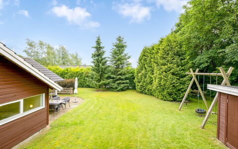 Ljuba - 40Km from the Sea: Shrub, Garden, Land Lot, Lawn, Cottage, Landscaping, Yard, Farmhouse, Estate, Shade