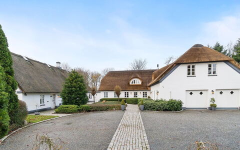Jolanda: Blue, Shrub, Cottage, Groundcover, Garden, Estate, Shade, Landscaping, Farmhouse, Eco Hotel