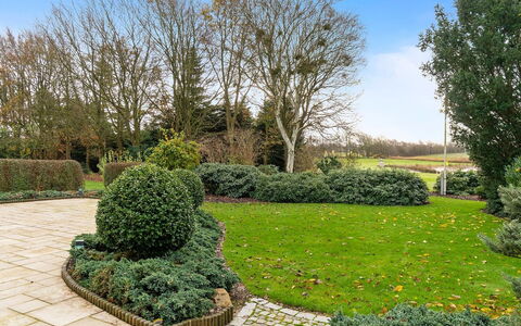 Jolanda: Blue, Shrub, Cottage, Groundcover, Garden, Estate, Shade, Landscaping, Farmhouse, Eco Hotel