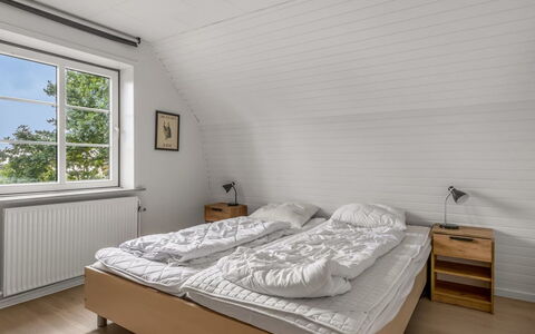 Aave - 5Km from the Sea: Bedroom, Bed, Wood, Flooring, Floor, Ceiling, Interior Design, Bed Sheet, Bedding, Bed Frame