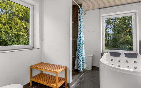 Aave - 5Km from the Sea: Flooring, Wood, Interior Design, Plumbing Fixture, Floor, Ceiling, Plumbing, Room, Home, Bathroom