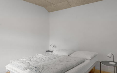 Aave - 5Km from the Sea: Ceiling, Flooring, Interior Design, Floor, Bedroom, Room, Light Fixture, Plaster