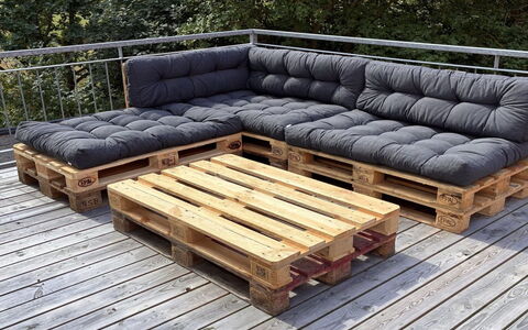 Aave - 5Km from the Sea: Wood, Furniture, Outdoor Furniture, Floor, Flooring, Cushion, Couch, Hardwood, Wood Stain