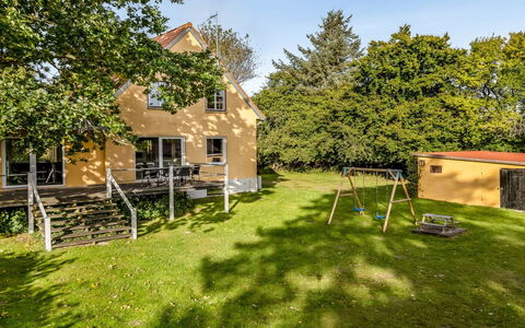 Aave - 5Km from the Sea: Shrub, Land Lot, Rural Area, Cottage, Garden, Lawn, Shade, Estate, Landscaping, Yard