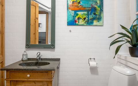 Tabetha - 24Km from the Sea: Bathroom Sink, Plumbing Fixture, Bathroom, Sink, Wall, Interior Design, Flooring, Mirror, Tap, Floor