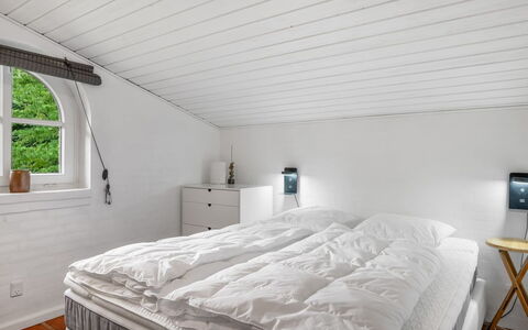 Tabetha - 24Km from the Sea: Bedroom, Bed, Wood, Interior Design, Ceiling, Bed Sheet, Bedding, Linens, Floor, Flooring