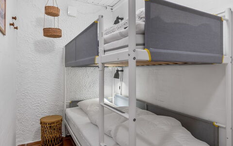 Tabetha - 24Km from the Sea: Bunk Bed, Bedroom, Interior Design, Bed, Bedding, Bed Frame, Bed Sheet, Ceiling, Dormitory, Hostel