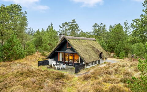 Erhardt - 2Km from the Sea: Green, Hill, Highland, Agriculture, Plantation, Hill Station, Field, Rural Area, Meadow, Pasture