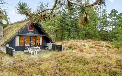 Erhardt - 2Km from the Sea: Green, Hill, Highland, Agriculture, Plantation, Hill Station, Field, Rural Area, Meadow, Pasture