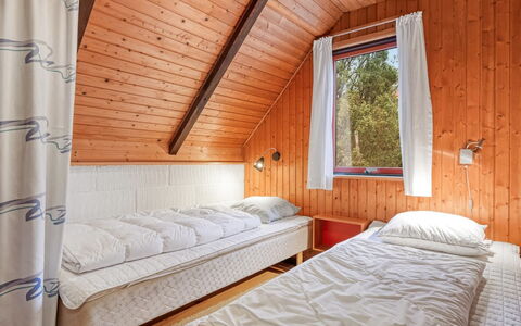 Erhardt - 2Km from the Sea: Wood, Home, Ceiling, Wood Stain, Hardwood, Bedroom, Cottage, Log Cabin, Bed, Plank