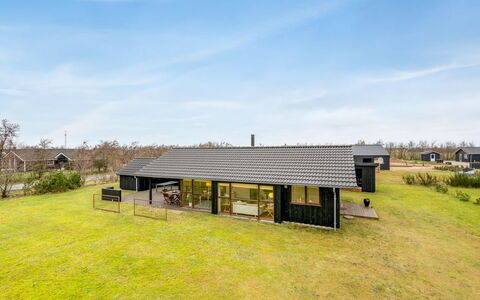 Tamara - 800M to the Fjord: Green, Hill, Highland, Agriculture, Plantation, Hill Station, Field, Rural Area, Meadow, Pasture