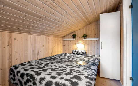Lien - 100M from the Sea: Wood, Interior Design, Bedroom, Ceiling, Floor, Flooring, Furniture, Bed, Room, Linens