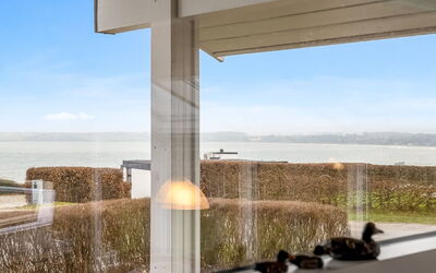 Lien - 100M from the Sea