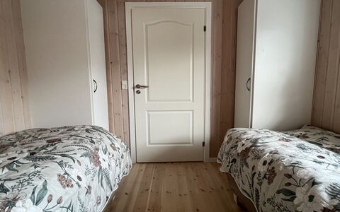 Bosse - 200M to the Fjord: Wood, Floor, Flooring, Bedroom, Room, Interior Design, Bed Sheet, Bed, Furniture, Bedding