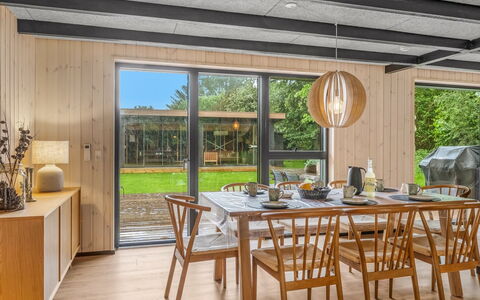 Diuri - 500M to the Fjord: Wood, Flooring, Interior Design, Furniture, Floor, Kitchen & Dining Room Table, Dining Room, Ceiling, Wood Flooring, Hardwood