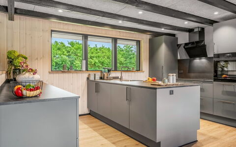 Diuri - 500M to the Fjord: Kitchen, Wood, Countertop, Flooring, Ceiling, Interior Design, Kitchen Appliance, Cabinetry, Furniture, Home Appliance