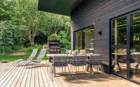 Diuri - 500M to the Fjord: Wood, Home, Outdoor Furniture, Garden, Siding, Groundcover, Chair, Outdoor Table, Deck, Backyard