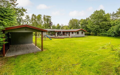 Engelbertine - 800M to the Fjord: Blue, Shrub, Cottage, Groundcover, Garden, Estate, Shade, Landscaping, Farmhouse, Eco Hotel