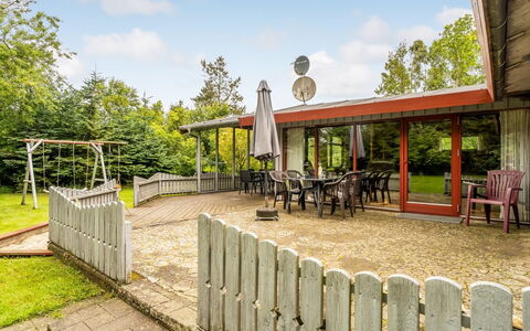 Engelbertine - 800M to the Fjord: Blue, Shrub, Cottage, Groundcover, Garden, Estate, Shade, Landscaping, Farmhouse, Eco Hotel