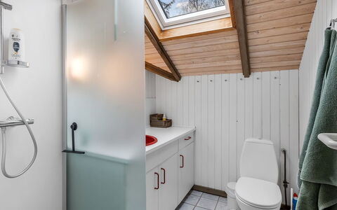 Topias - 350M from the Sea: Plumbing Fixture, Bathroom, Wall, Sink, Flooring, Wood, Bathroom Sink, Floor, Tap, Interior Design