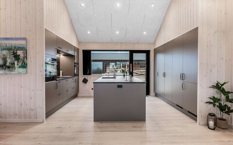 Gustaf - 800M from the Sea: Wood, Ceiling, Interior Design, Flooring, Kitchen, Floor, Home, Light Fixture, Furniture, Room