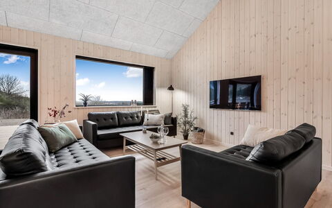 Gustaf - 800M from the Sea: Wood, Home, Winter, Freezing, Hardwood, Snow, Plank, Wood Flooring, Living Room, Wood Stain