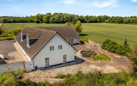 Franki - 9Km from the Sea: Home, Roof, House, Door, Cottage, Shade, Garden, Groundcover, Porch, Yard
