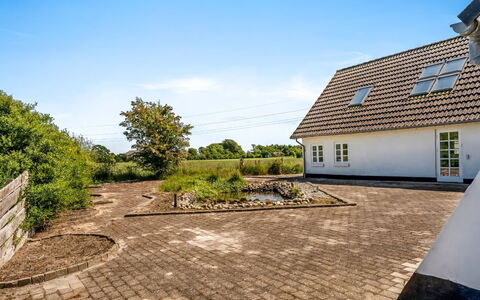 Inger - 9Km from the Sea: Home, Roof, House, Door, Cottage, Shade, Garden, Groundcover, Porch, Yard