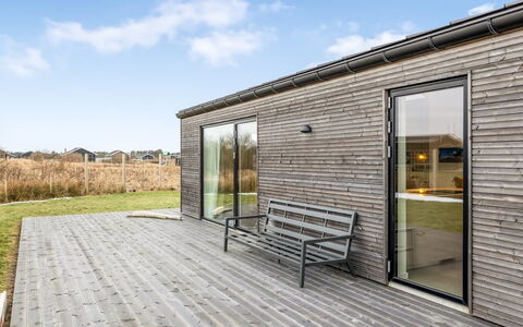 Annica - 1Km from the Sea: House, Roof, Home, Cottage, Shed, Garden Buildings, Siding, Yard, Log Cabin, Hut