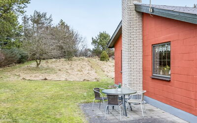 Saxe - 1Km from the Sea