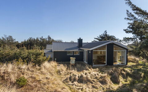 Svante - 300M from the Sea: Roof, House, Home, Cottage, Door, Siding, Estate, Lawn, Yard, Porch