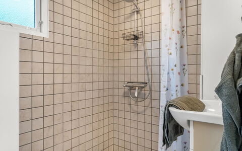 Steinunn - 2.9Km from the Sea: Building, House, Window, Home, Roof, Residential Area, Shrub, Cottage, Land Lot
