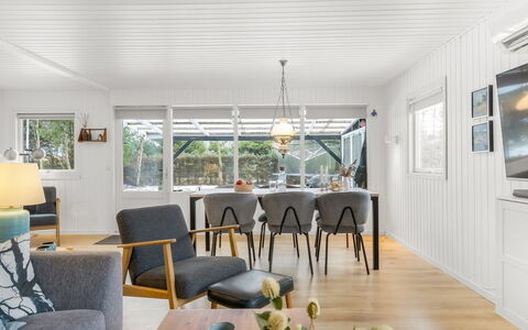 Steinunn - 2.9Km from the Sea: Building, House, Window, Home, Roof, Residential Area, Shrub, Cottage, Land Lot