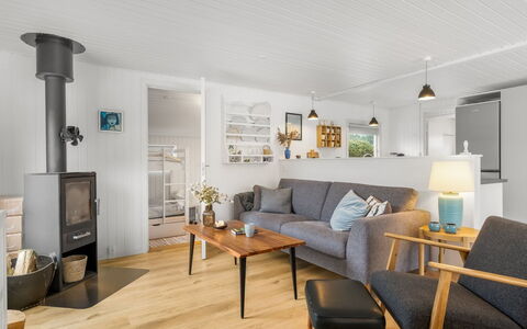 Steinunn - 2.9Km from the Sea: Building, House, Window, Home, Roof, Residential Area, Shrub, Cottage, Land Lot