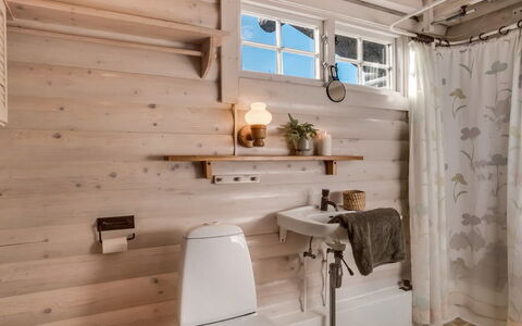Apelone - 450M from the Sea: Wood, Flooring, Interior Design, Plumbing Fixture, Floor, Ceiling, Bathroom, Plumbing, Light Fixture, Room