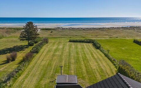 Nomi - 100M from the Sea: Plain, Grassland, Sea, Ocean, Coast, Lawn, Shore, Meadow, Prairie, Landscaping