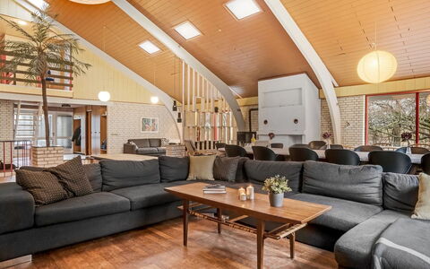 Stilla - 19Km from the Sea: Roof, House, Home, Cottage, Door, Siding, Estate, Lawn, Yard, Porch