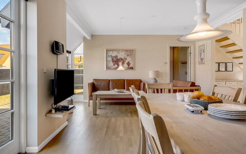 Verner - 990M from the Sea: Flooring, Furniture, Interior Design, Floor, Wood, Ceiling, Wood Flooring, Couch, Room, Living Room
