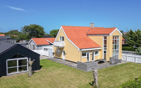 Meike - 700M from the Sea: House, Roof, Home, Cottage, Shed, Garden Buildings, Siding, Yard, Log Cabin, Hut