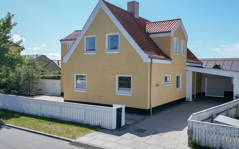 Meike - 700M from the Sea: House, Roof, Home, Cottage, Shed, Garden Buildings, Siding, Yard, Log Cabin, Hut