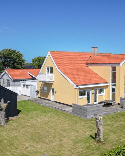 Meike - 700M from the Sea